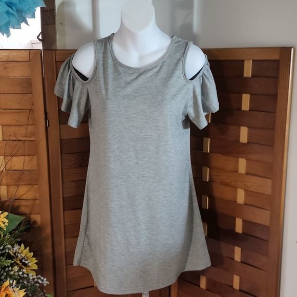Qian Mei Tops - Grey cold shoulder TShirt